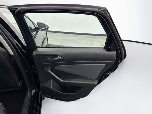 Used 2025 Volkswagen Jetta SE FWD image 29