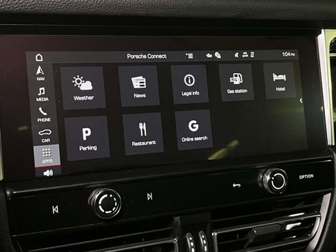 Certified 2023 Porsche Macan S AWD/4WD image 33