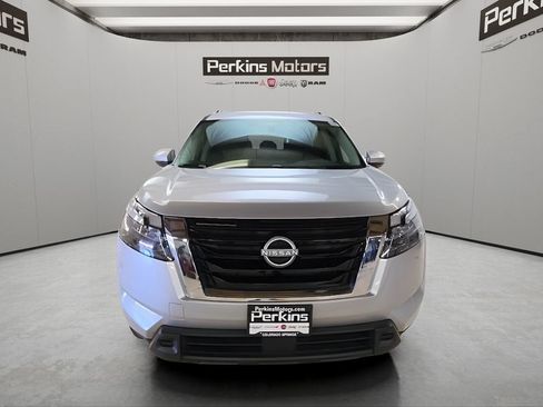 Used 2025 Nissan Pathfinder SV AWD/4WD image 8