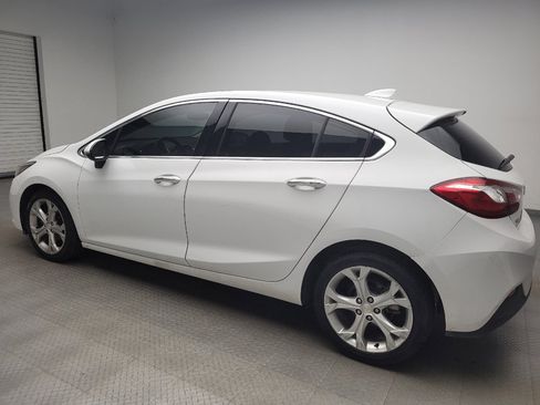 Used 2018 Chevrolet Cruze Premier FWD image 3