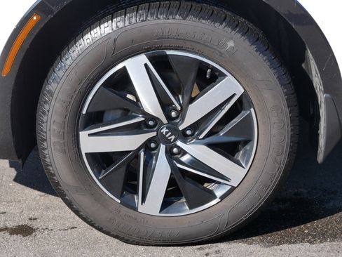 Used 2021 Kia Sorento EX image 15