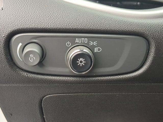 Used 2022 Chevrolet Malibu LS FWD image 24