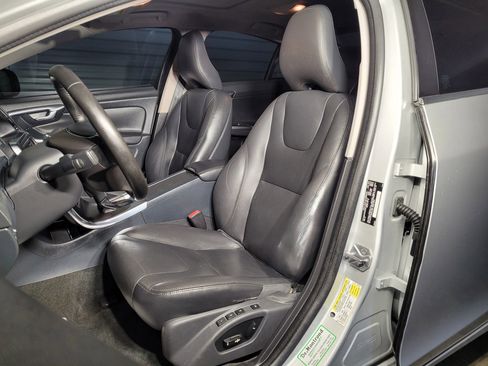 Used 2016 Volvo S60 T5 Premier image 18