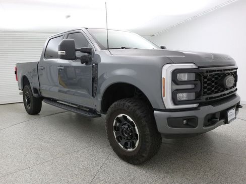 Used 2025 Ford F250 XLT w/ Black Appearance Package AWD/4WD image 2