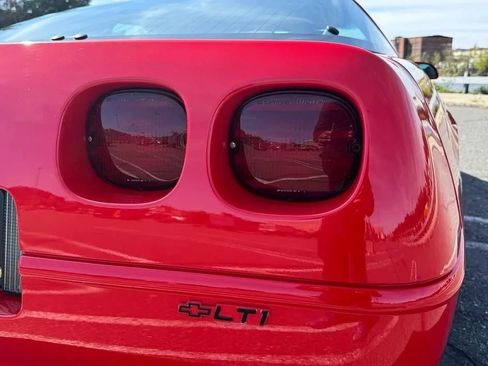 Used 1996 Chevrolet Corvette Coupe image 24