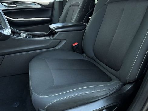 Used 2023 Jeep Grand Cherokee Laredo w/ Luxury Tech Group I AWD/4WD image 22