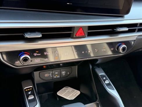 New 2026 Kia Sorento S w/ S Panoramic Sunroof Package image 17