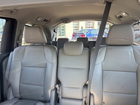 Used 2015 Honda Odyssey Touring Elite image 14