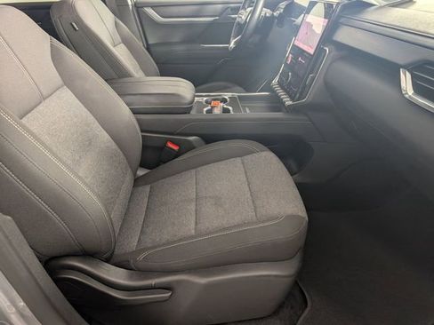 Used 2025 GMC Acadia Elevation image 34