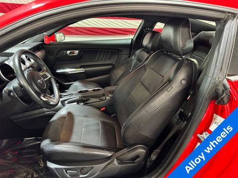 Used 2020 Ford Mustang Premium image 9