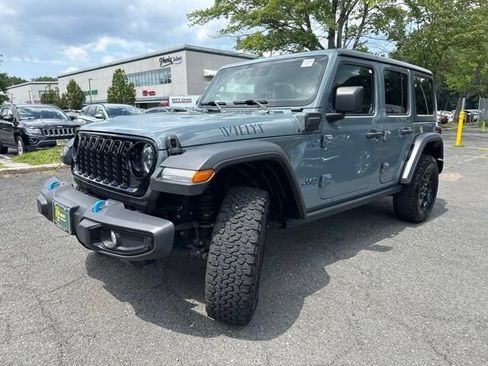 Used 2024 Jeep Wrangler Unlimited AWD/4WD image 3