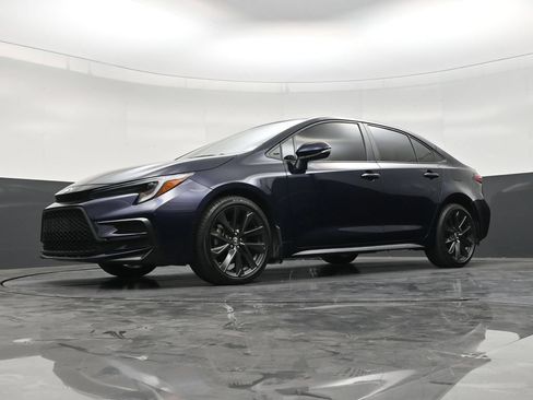 Used 2025 Toyota Corolla XSE FWD image 20