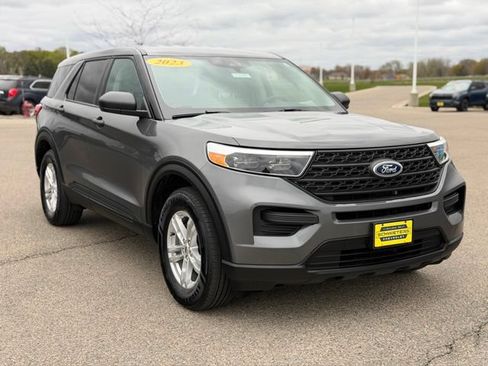 Used 2023 Ford Explorer 4WD w/ Class IV Trailer Tow Package image 3