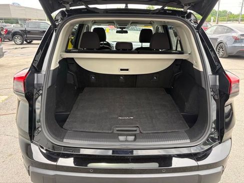 Used 2024 Nissan Rogue SV FWD image 36