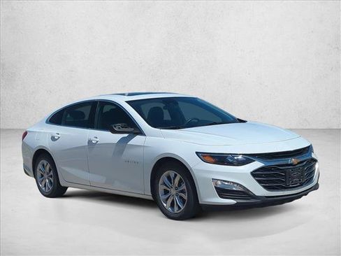 Used 2024 Chevrolet Malibu LT image 2
