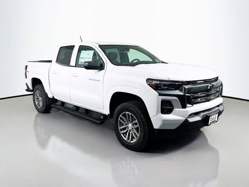 New 2026 Chevrolet Colorado LT image 3