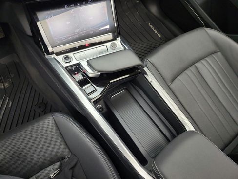 Used 2024 Audi Q8 e-tron Premium Plus w/ Premium Plus Package AWD/4WD image 13