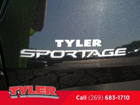 Used 2024 Kia Sportage LX AWD/4WD image 13