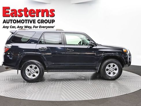 Used 2022 Toyota 4Runner SR5 Premium AWD/4WD image 4