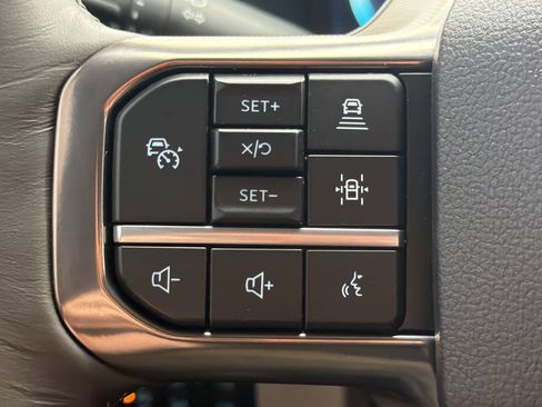 Used 2025 Ford F450 Platinum w/ Platinum Plus Package AWD/4WD image 18