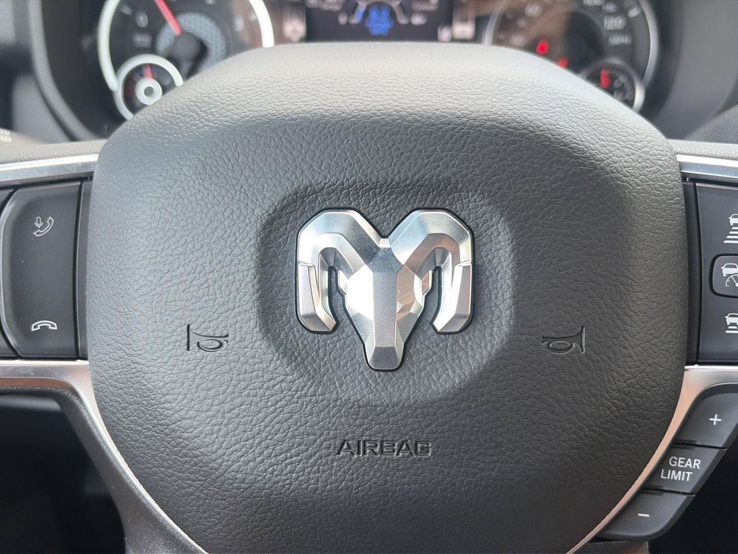 New 2026 RAM 3500 Big Horn AWD/4WD image 17