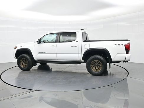 Used 2022 Toyota Tacoma SR image 10