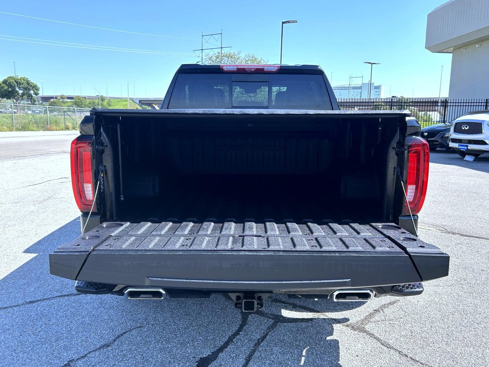 Used 2024 GMC Sierra 1500 Denali Ultimate AWD/4WD image 21