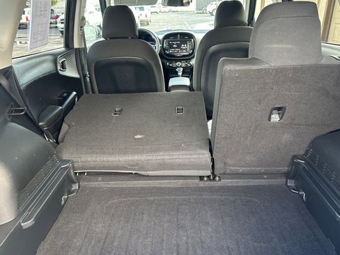 Used 2024 Kia Soul LX w/ Option Group 015 image 16