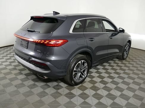 Used 2025 Audi Q5 Premium w/ Convenience Package AWD/4WD image 3