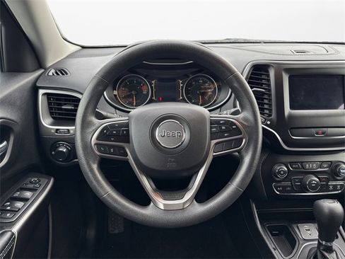 Used 2020 Jeep Cherokee Latitude image 12