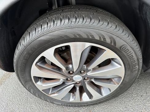 Used 2022 Buick Encore Preferred w/ Safety Package FWD image 17