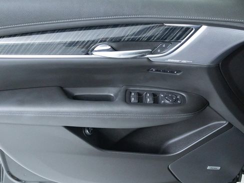 Used 2023 Cadillac XT6 Premium Luxury w/ Technology Package FWD image 26