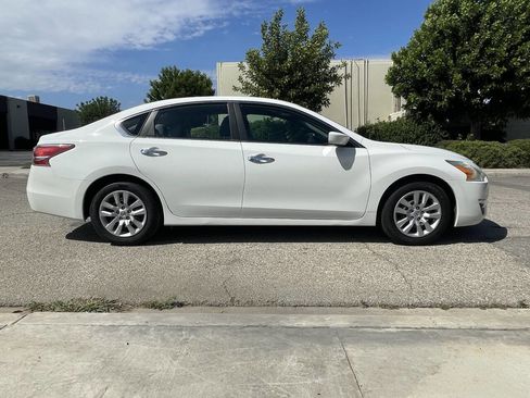 Used 2015 Nissan Altima 2.5 S FWD image 9