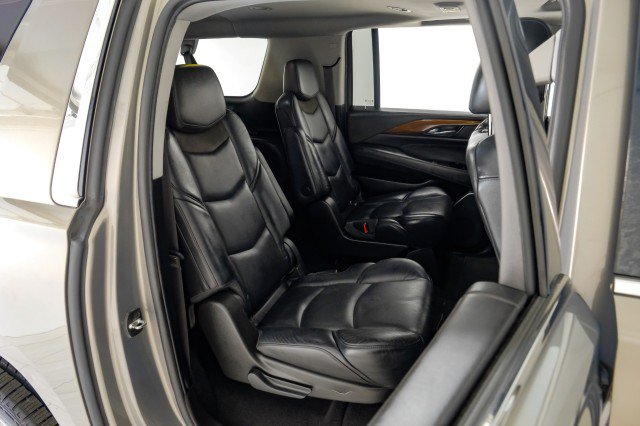 Used 2018 Cadillac Escalade ESV Luxury RWD image 44