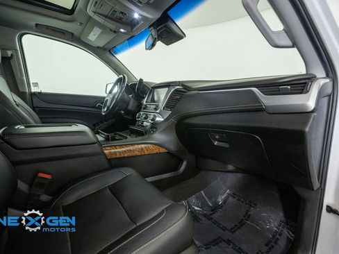 Used 2019 Chevrolet Suburban Premier AWD/4WD image 42