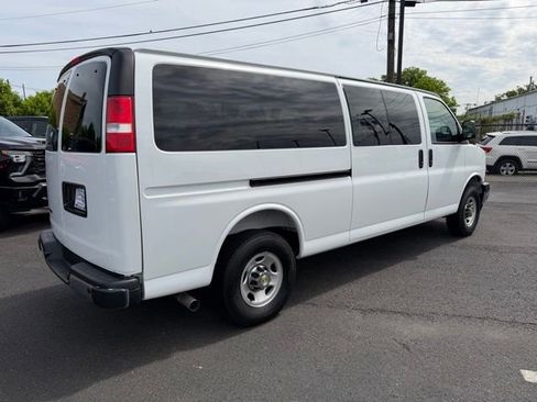 Used 2025 Chevrolet Express 3500 LT w/ LT Preferred Equipment Group RWD image 8