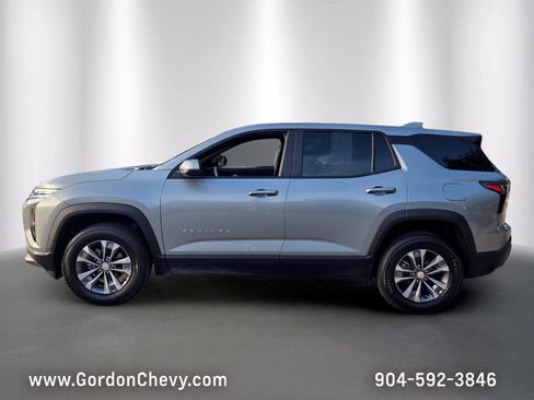 Used 2026 Chevrolet Equinox LT FWD image 2