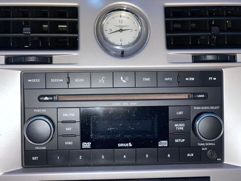 Used 2008 Chrysler Sebring Touring w/ Electronics Convenience Group image 18