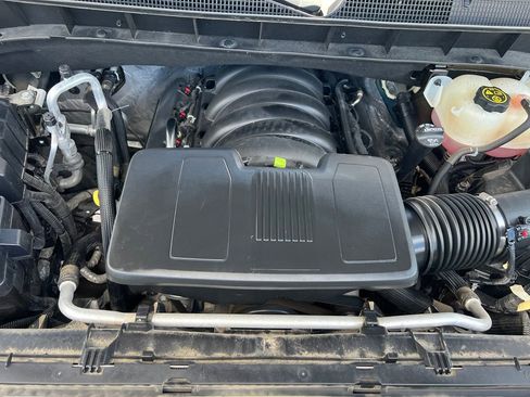 Used 2021 Chevrolet Silverado 1500 LT AWD/4WD image 46