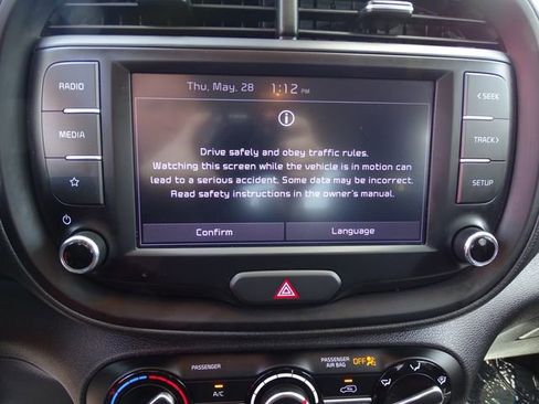 Used 2023 Kia Soul LX w/ LX Technology Package FWD image 12