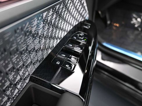 New 2026 BMW 760i xDrive AWD/4WD image 9