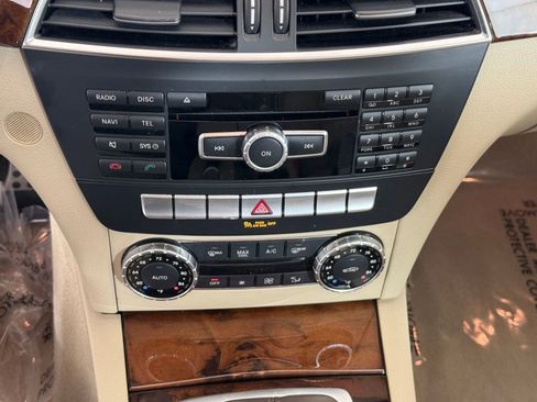 Used 2014 Mercedes-Benz C 250 Luxury image 19