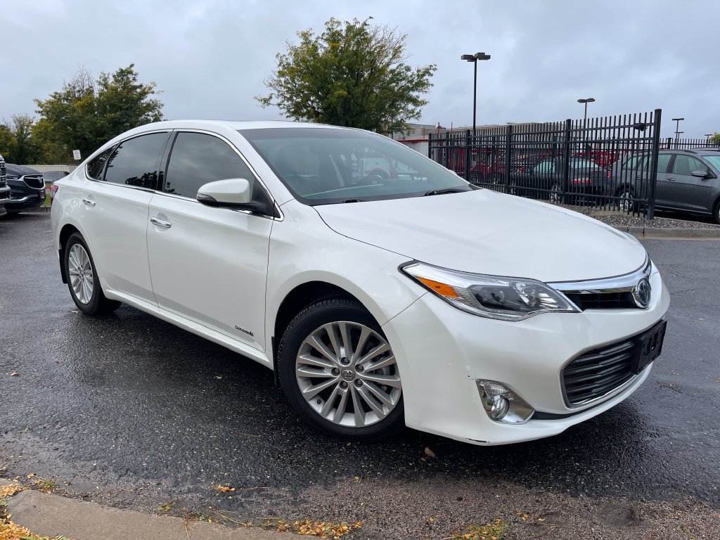 Used 2014 Toyota Avalon Limited w/ Technology Package FWD image 1