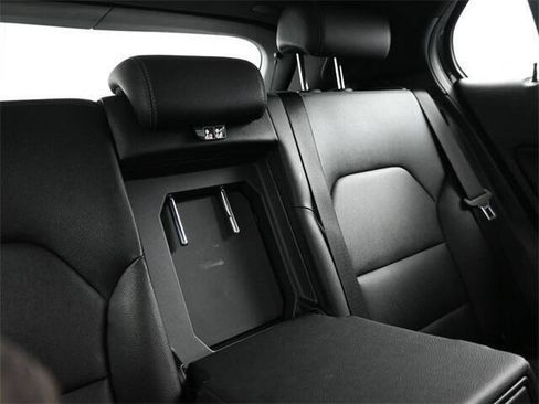 Used 2018 Mercedes-Benz GLA 250 GLA 250 4dr SUV w/ Premium Package image 20