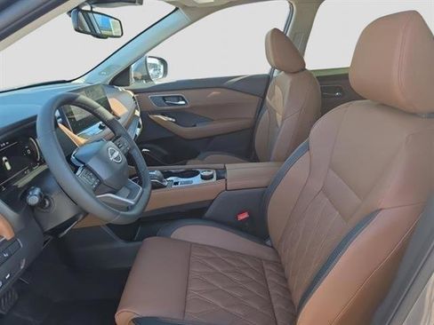 New 2026 Nissan Rogue Platinum image 8