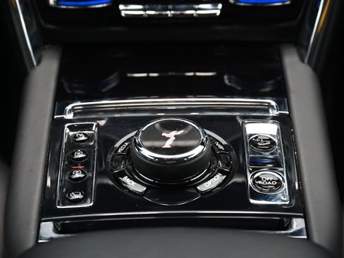 Used 2023 Rolls-Royce Cullinan image 33