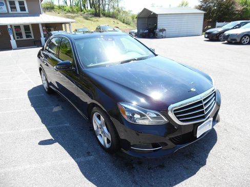 Used 2014 Mercedes-Benz E 350 4MATIC Sedan image 8