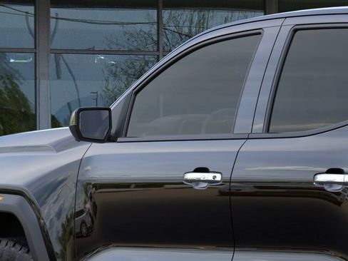 New 2026 GMC Canyon Denali w/ LPO, Denali Black Edition AWD/4WD image 12