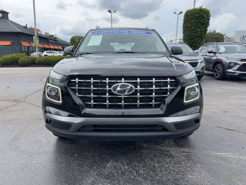Used 2020 Hyundai Venue SEL w/ Convenience + Premium Package FWD image 3