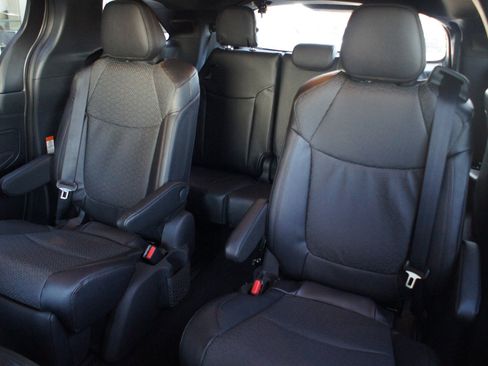 Used 2026 Toyota Sienna Limited AWD/4WD image 21